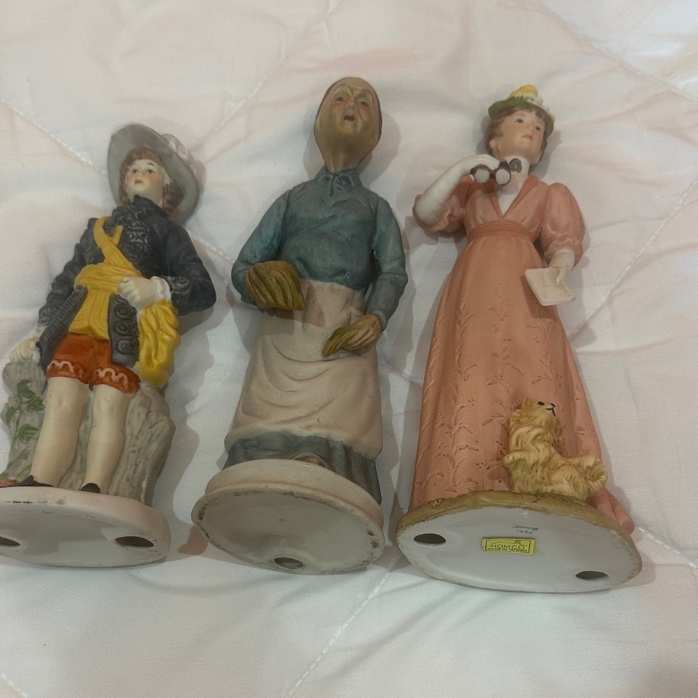 Vintage Porcelain Figurines Set - Picture 3 of 4